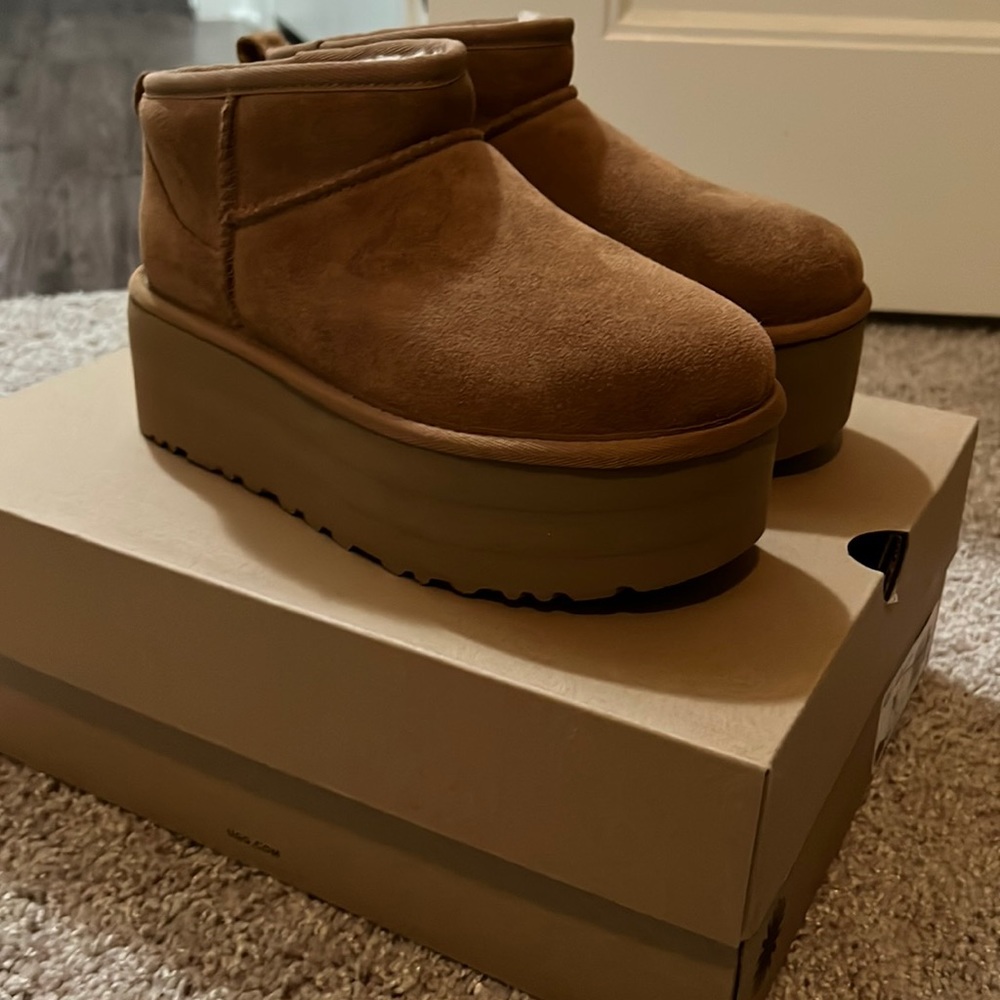 Classic ultra mini platform UGGS